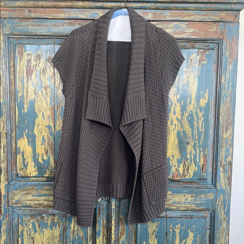 Gray Cotton Chunky Knit Open Sleeveless Cardigan